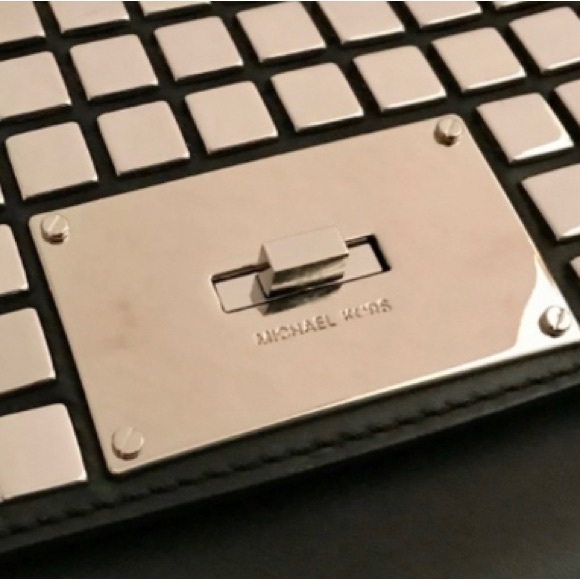 NWT Michael Kors Limited Edition Natalia Tile Clutch - Picture 3 of 10